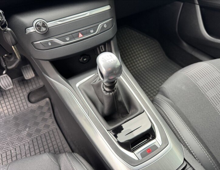 Peugeot 308 Kombi 1,5 l 96 kw