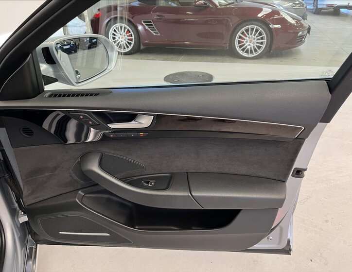 Audi A8 Sedan 3,0 l 190 kw