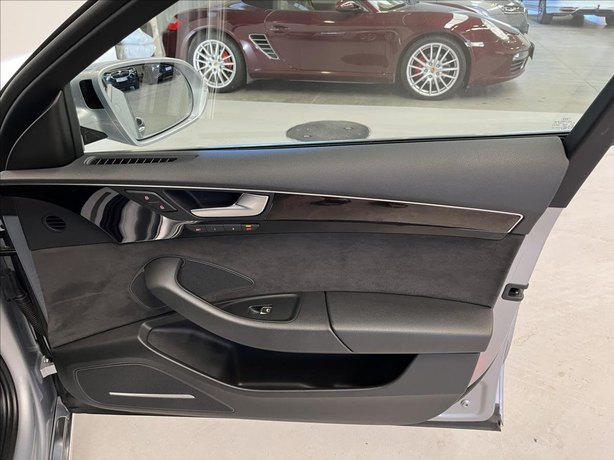 Audi A8 Sedan 3,0 l 190 kw