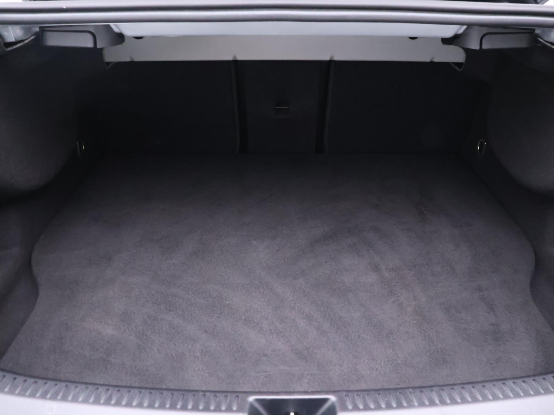 Mercedes-Benz Třídy A Sedan / Limuzína 1,3 l 118 kw