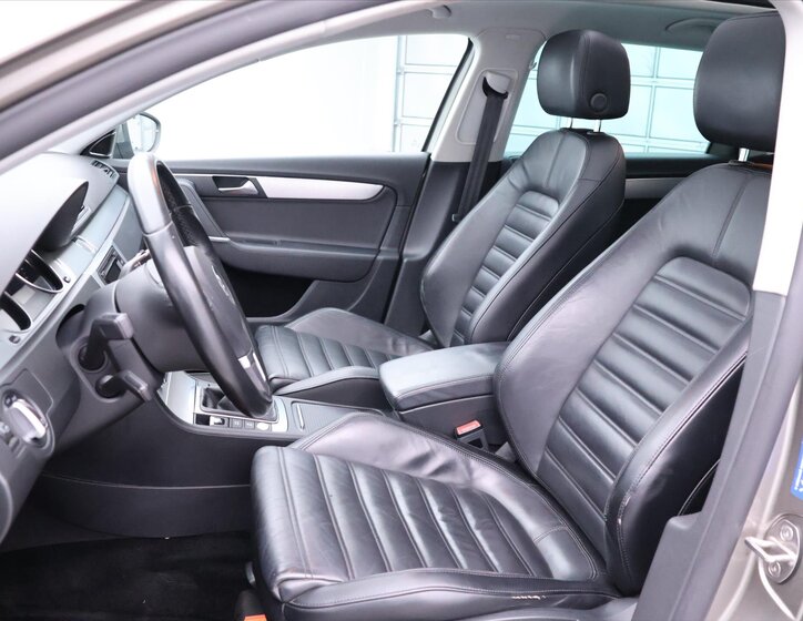 Volkswagen Passat Kombi 1,6 l 77 kw