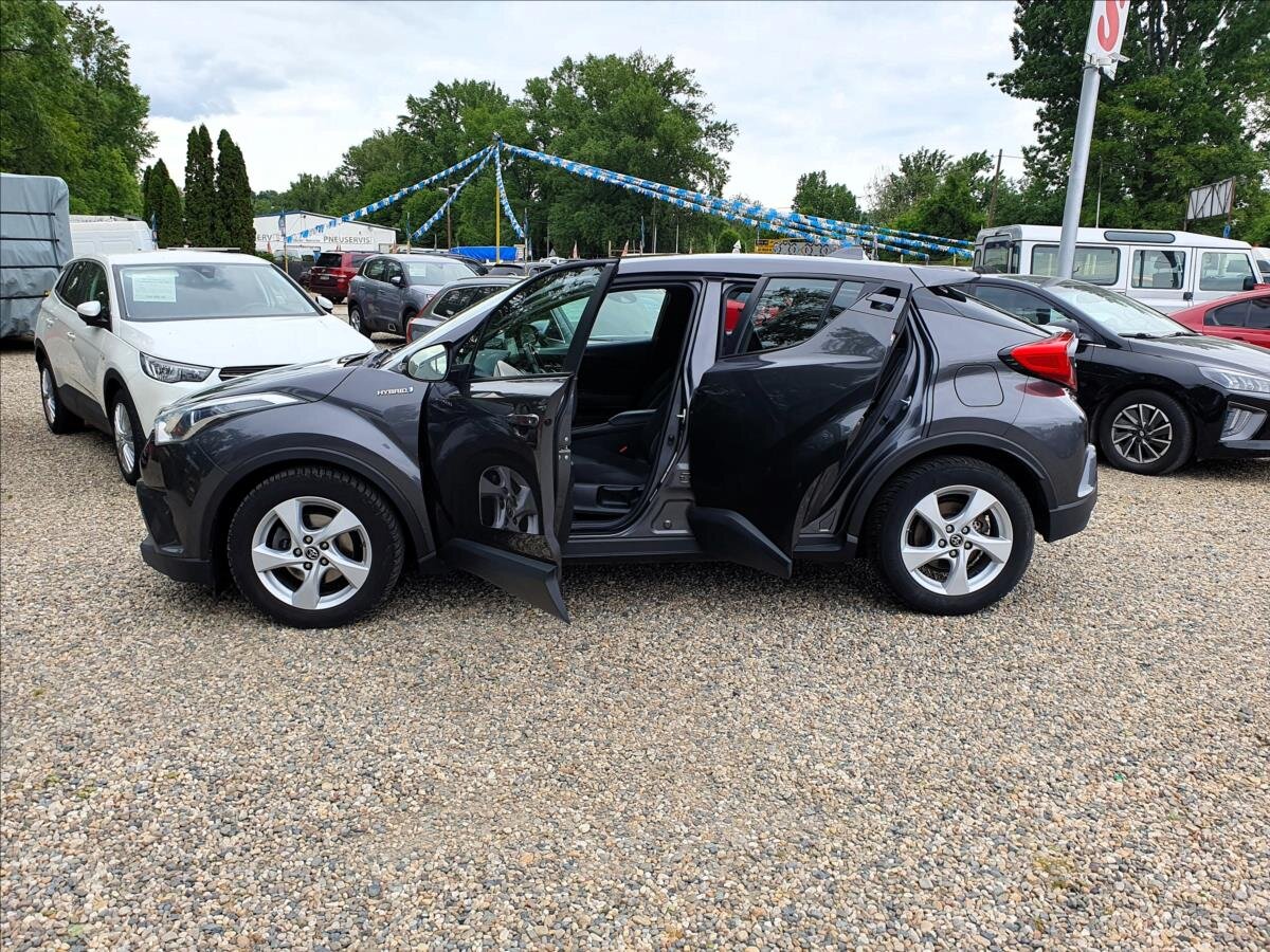 Toyota C-HR Hatchback 1,8 l 72 kw
