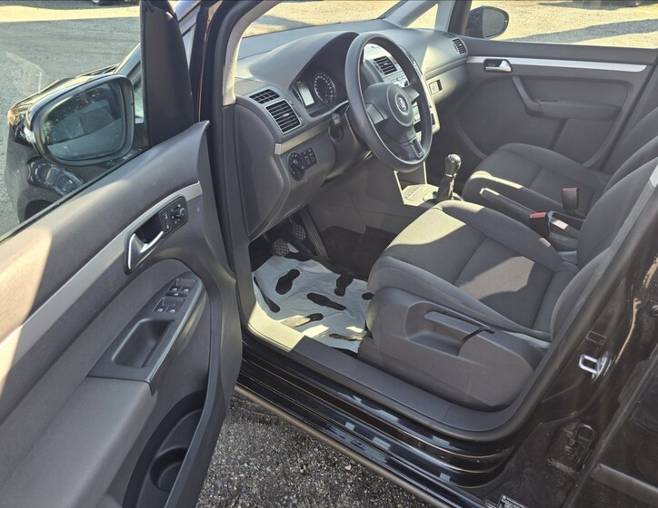 Volkswagen Touran 9
