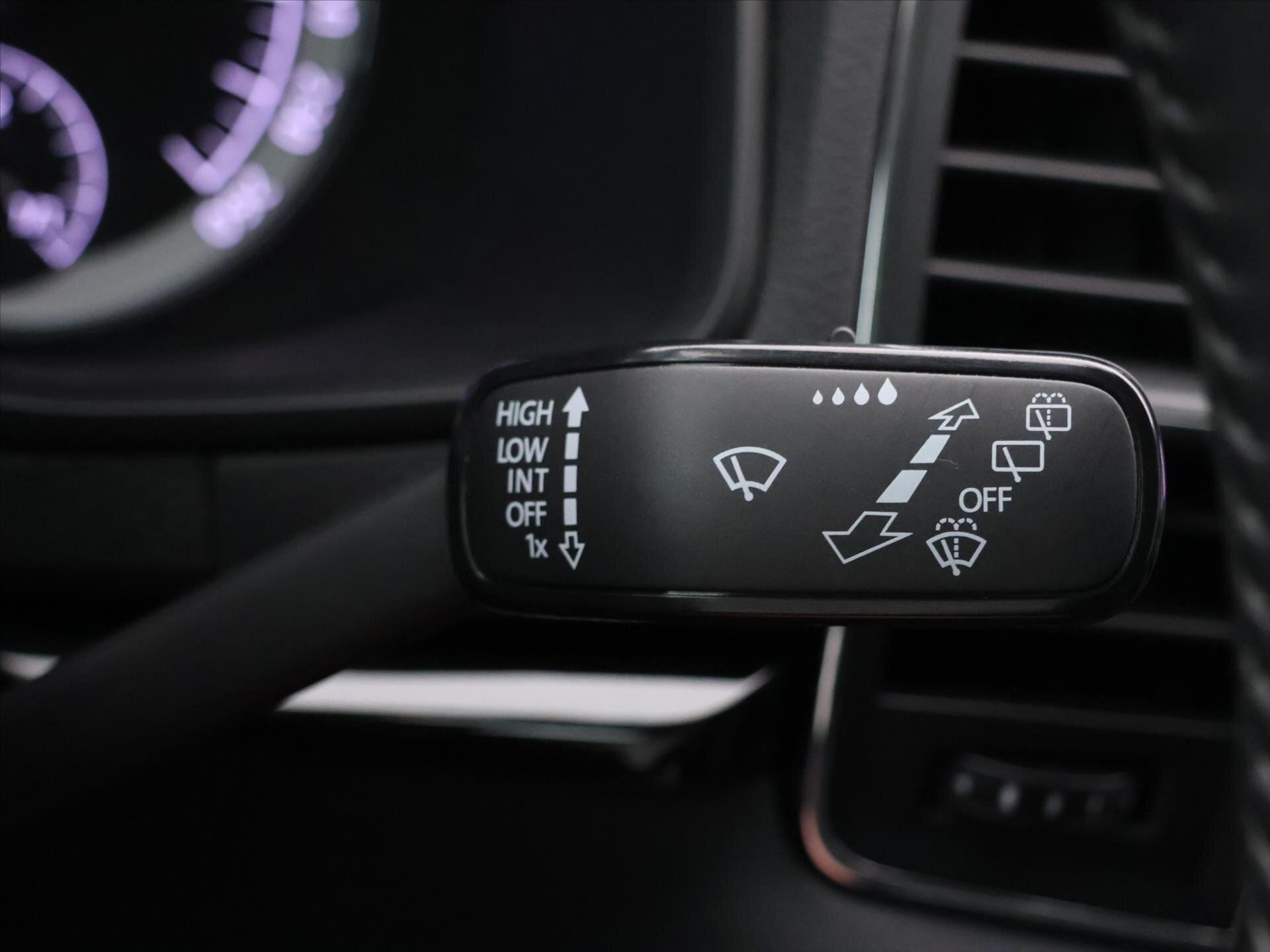 Škoda Karoq SUV / Terénní 1,5 l 110 kw