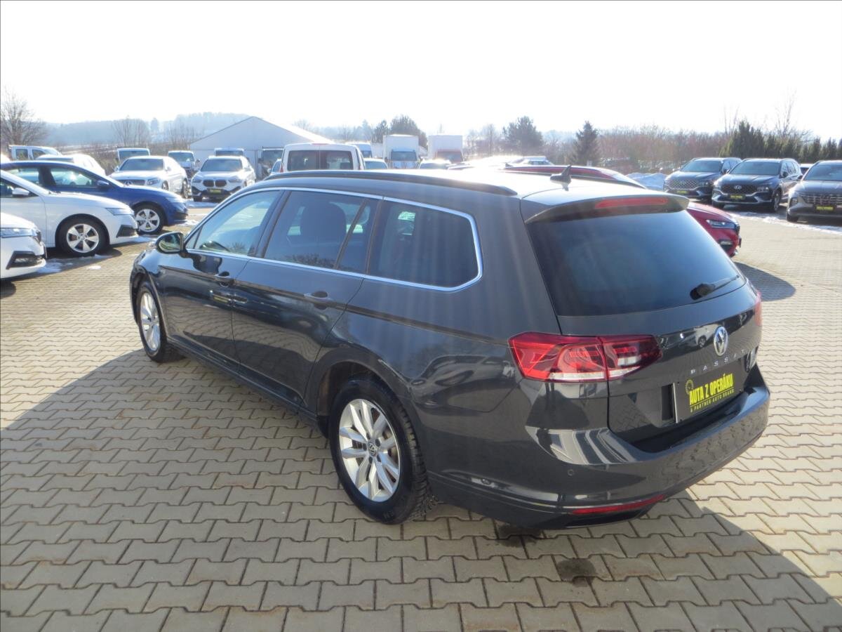 Volkswagen Passat Kombi 1,5 l 110 kw