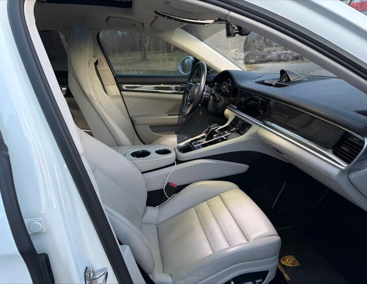 Porsche Panamera 11