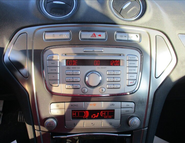 Ford Mondeo Liftback 2,0 l 103 kw