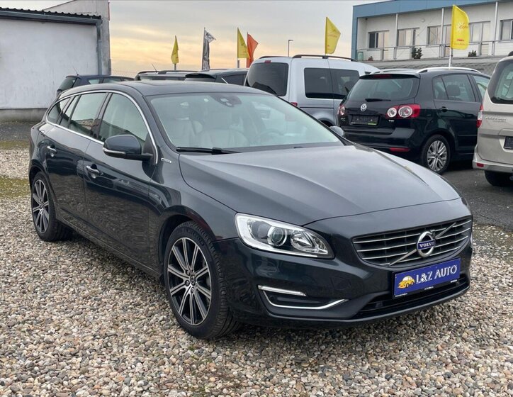 Volvo V60 Kombi 2,4 l 162 kw