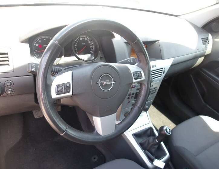 Opel Astra Hatchback 1,4 l 66 kw