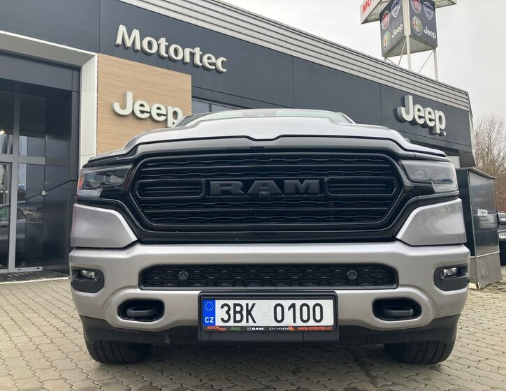 Dodge RAM 9