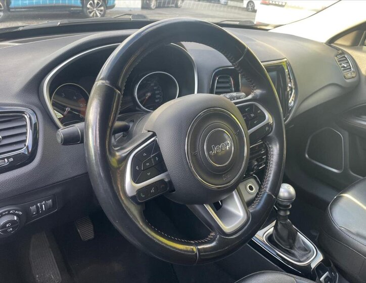 Jeep Compass 10