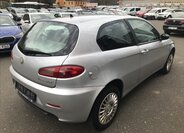Alfa Romeo 147 Hatchback 77,0 77 kw