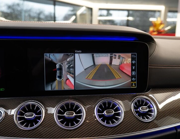 Mercedes-Benz CLS Sedan 3,0 l 320 kw