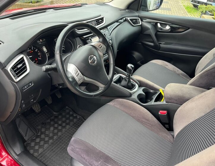 Nissan Qashqai SUV / Terénní 1,6 l 120 kw