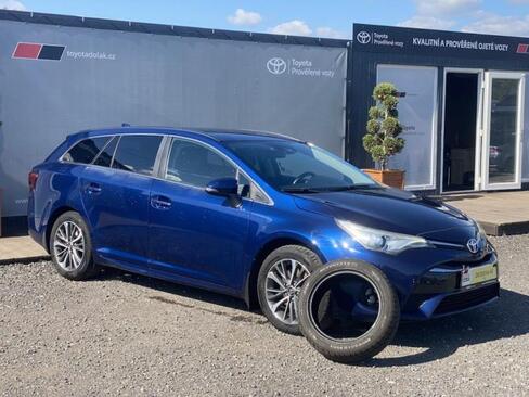 Toyota Avensis Kombi 2,0 l 105 kw