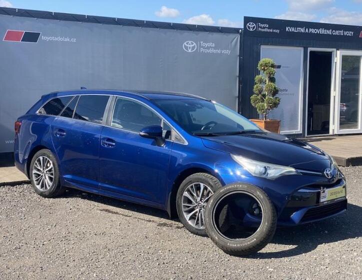 Toyota Avensis Kombi 2,0 l 105 kw