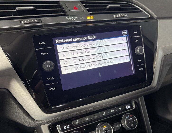 Volkswagen Touran 27