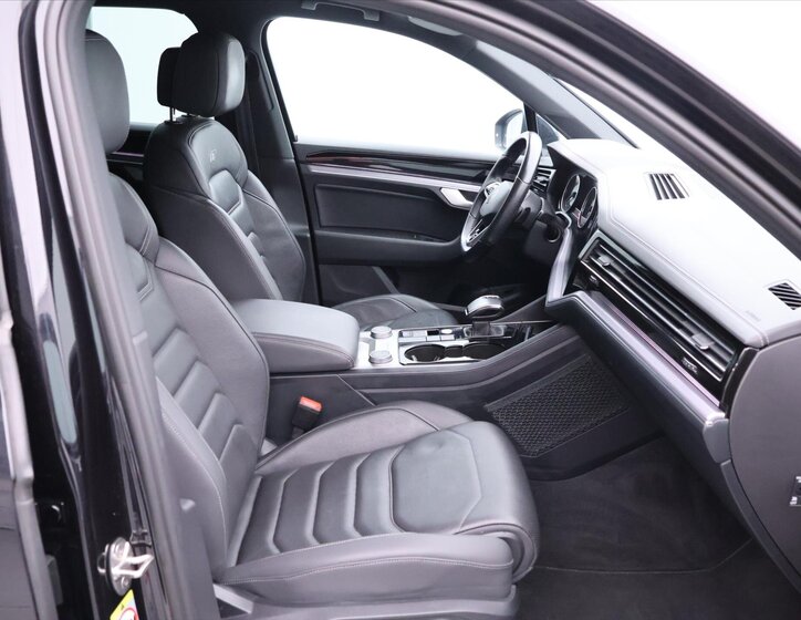 Volkswagen Touareg SUV / Terénní 3,0 l 210 kw