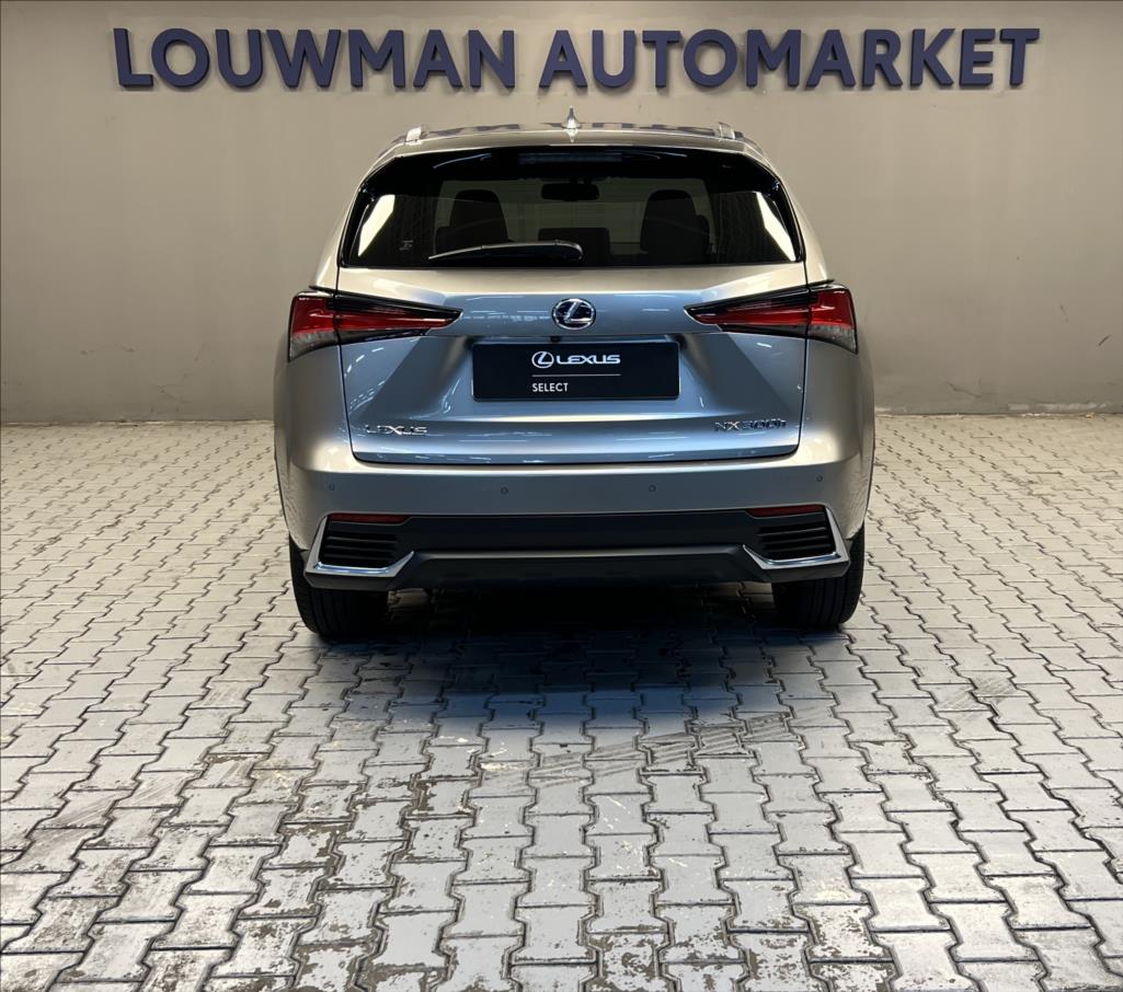 Lexus NX 300h