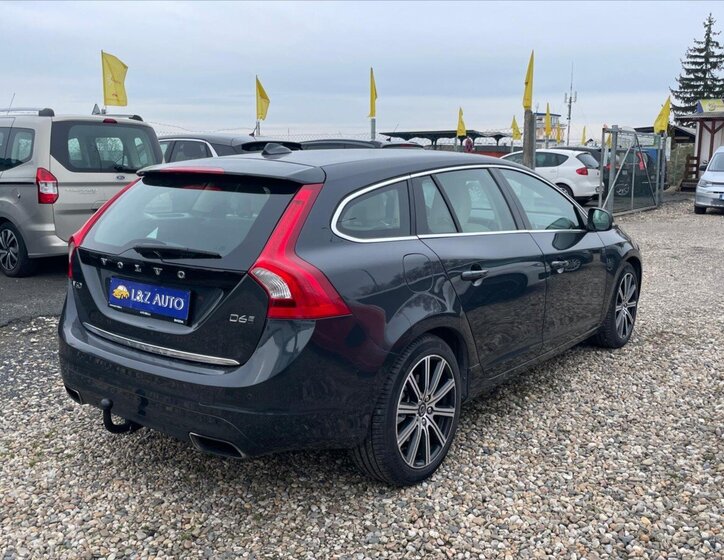 Volvo V60 Kombi 2,4 l 162 kw