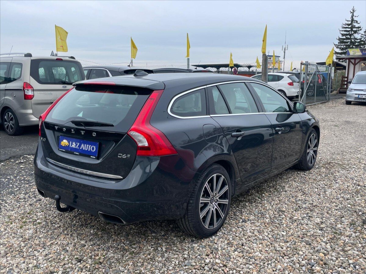 Volvo V60 Kombi 2,4 l 162 kw