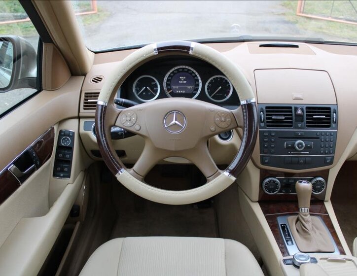 Mercedes-Benz Třídy C 12