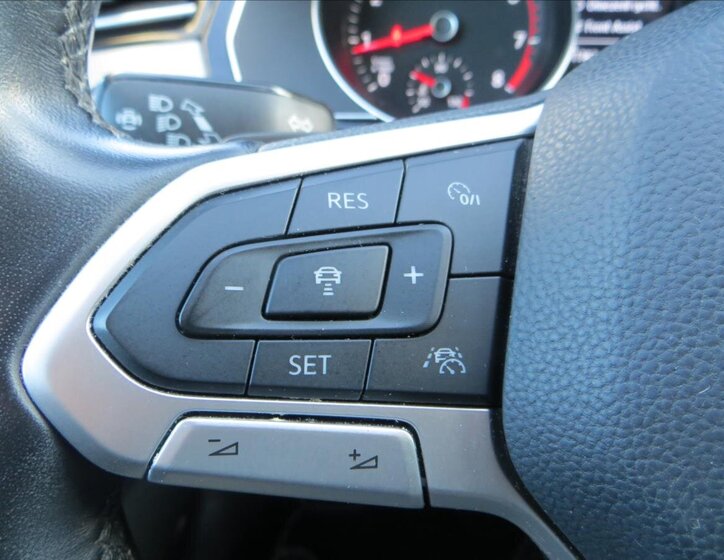 Volkswagen Passat Kombi 1,5 l 110 kw