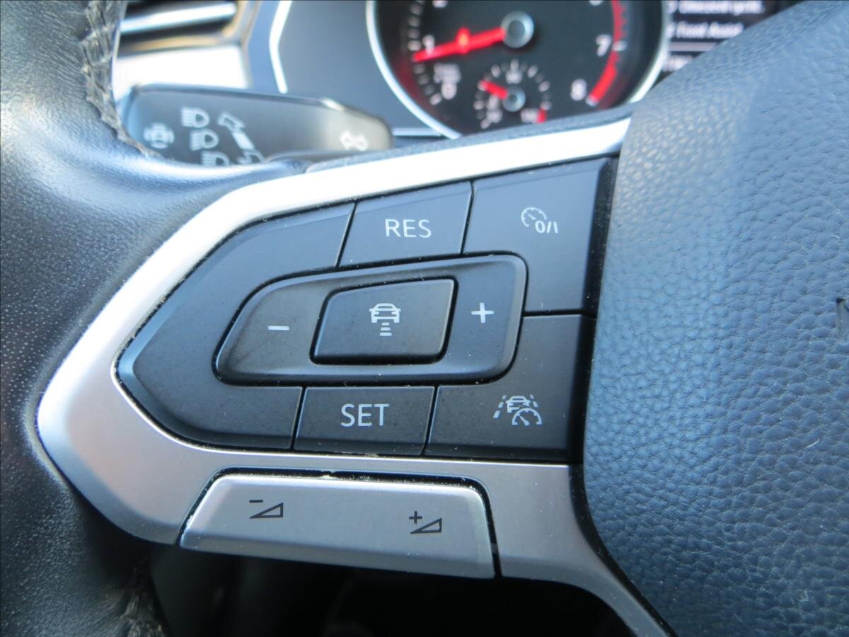 Volkswagen Passat Kombi 1,5 l 110 kw