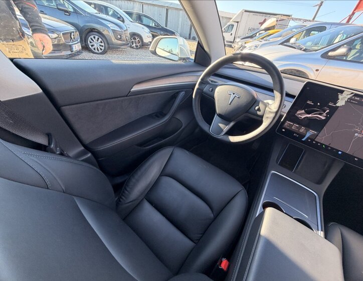 Tesla Model 3 Sedan / Limuzína 0,0 100 kw