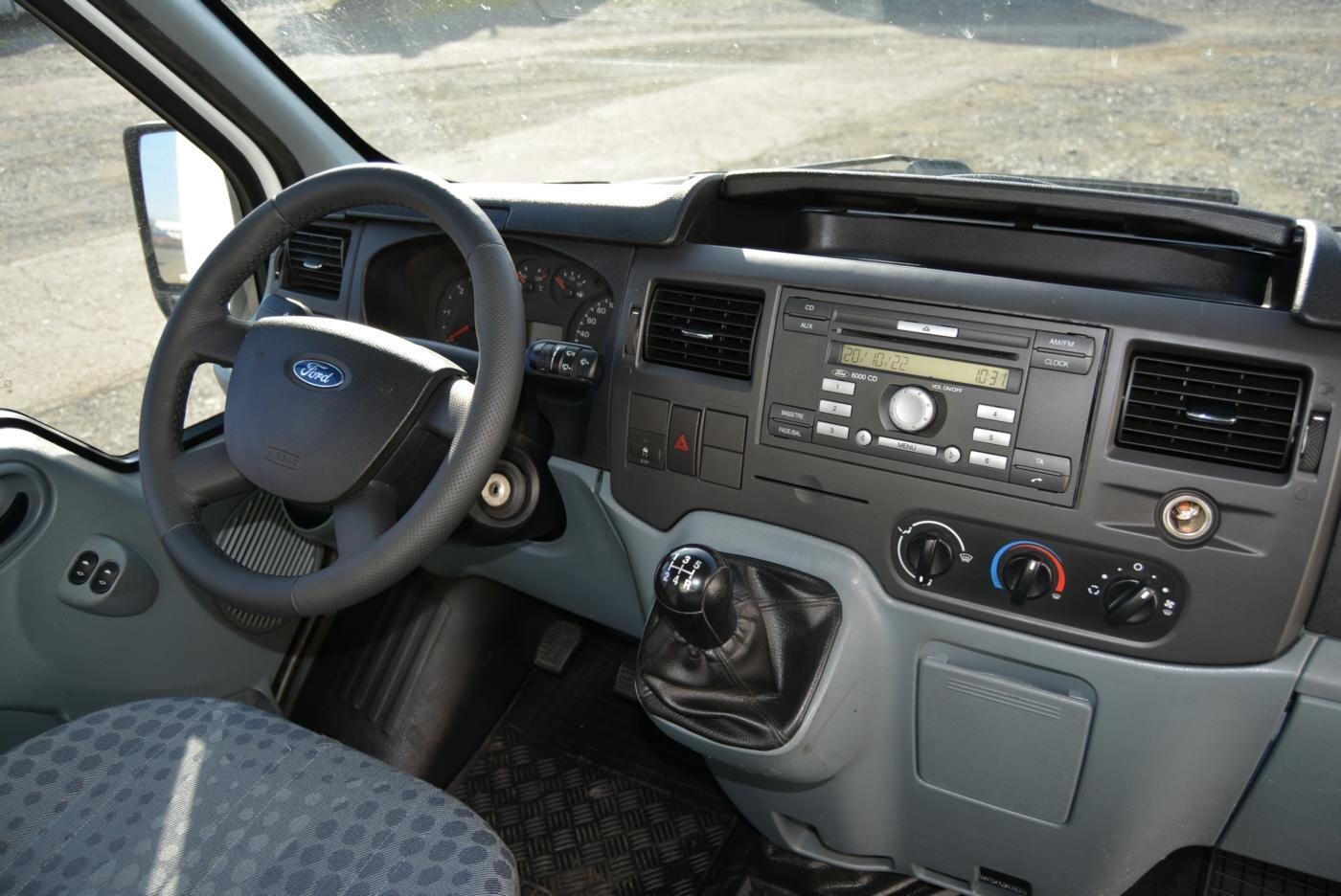 Ford Transit Valník 2,2 l 63 kw