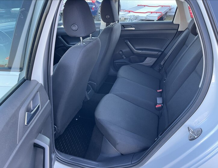 Volkswagen Polo Hatchback 999,0 48 kw