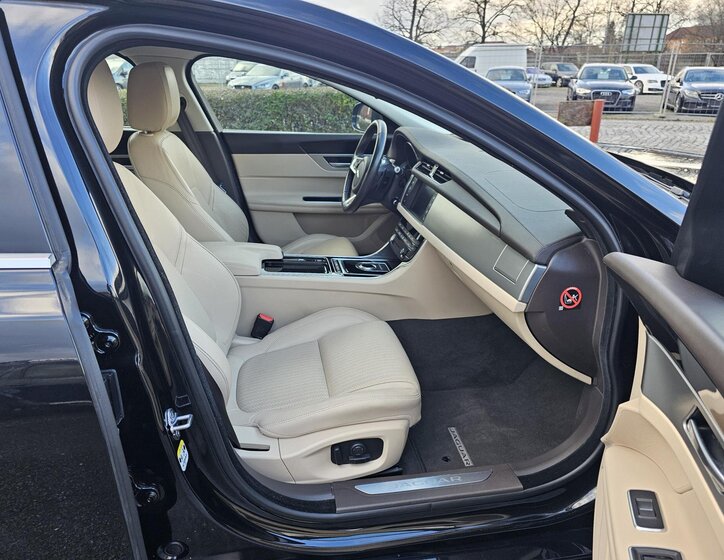 Jaguar XF Sedan 2,0 l 177 kw