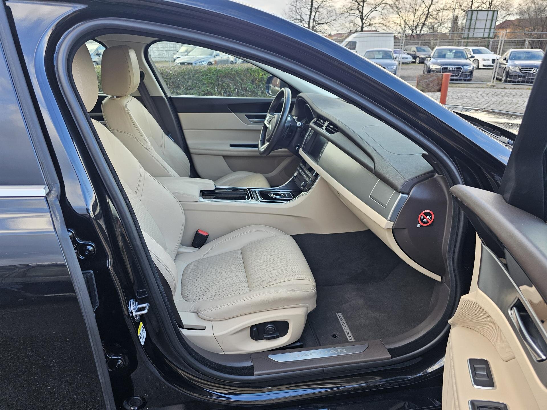 Jaguar XF Sedan 2,0 l 177 kw