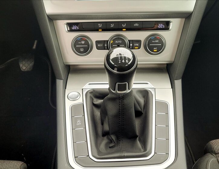 Volkswagen Passat Kombi 1,6 l 88 kw