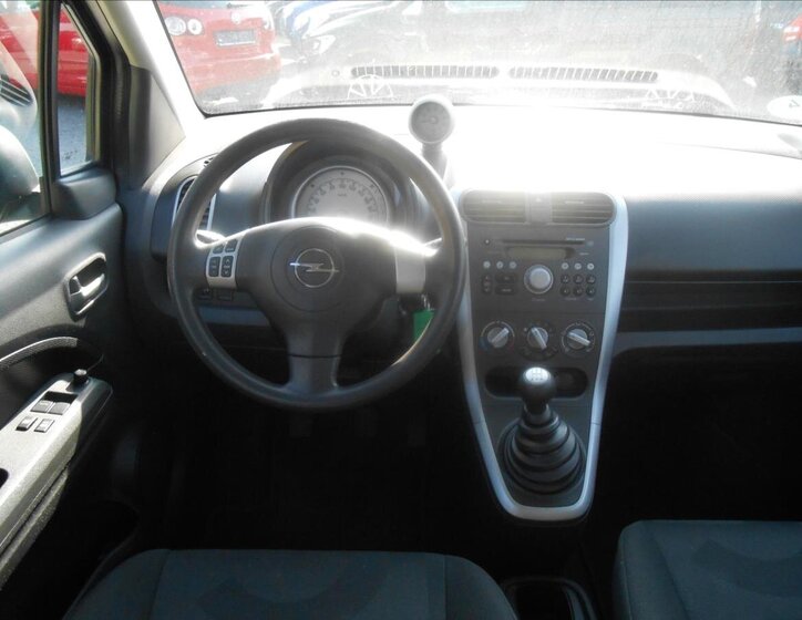 Opel Agila Hatchback 1,2 l 63 kw