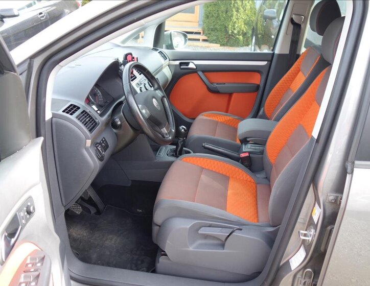 Volkswagen Touran MPV 2,0 l 103 kw