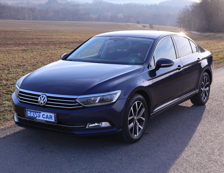 Volkswagen Passat Sedan / Limuzína 1,4 l 110 kw