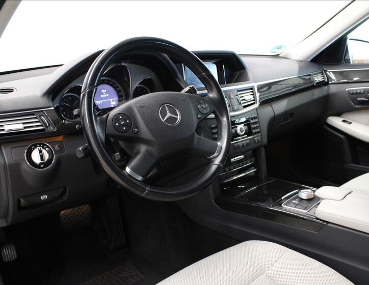 Mercedes-Benz Třídy E Sedan 3,0 l 170 kw