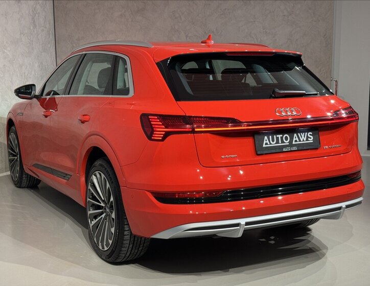 Audi e-tron SUV 0,0 300 kw