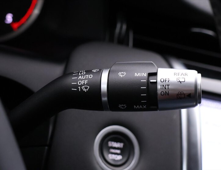 Land Rover Discovery Sport SUV / Terénní 2,0 l 110 kw