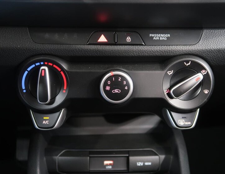 KIA Stonic SUV / Terénní 1,2 l 58 kw