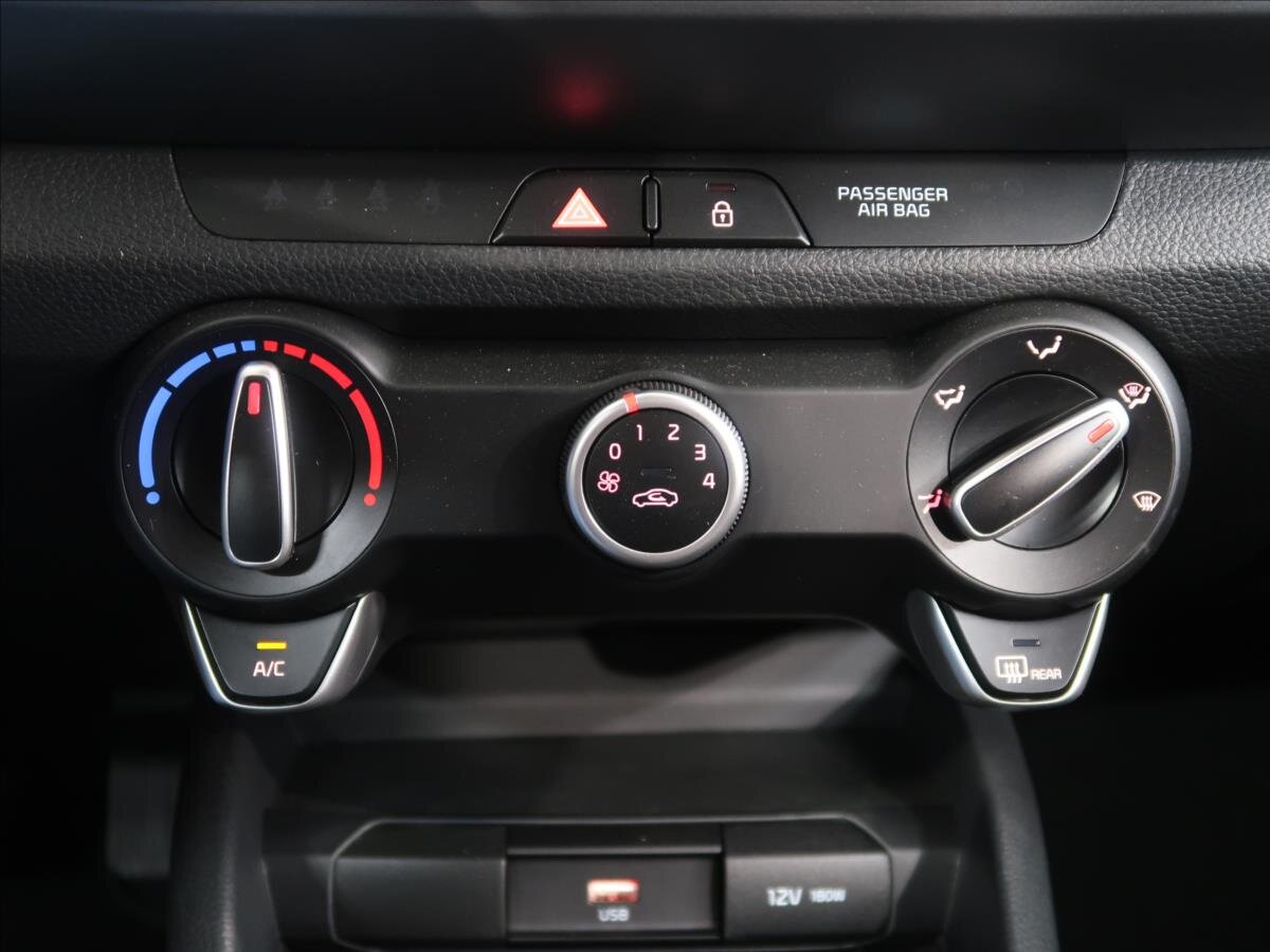 KIA Stonic SUV / Terénní 1,2 l 58 kw