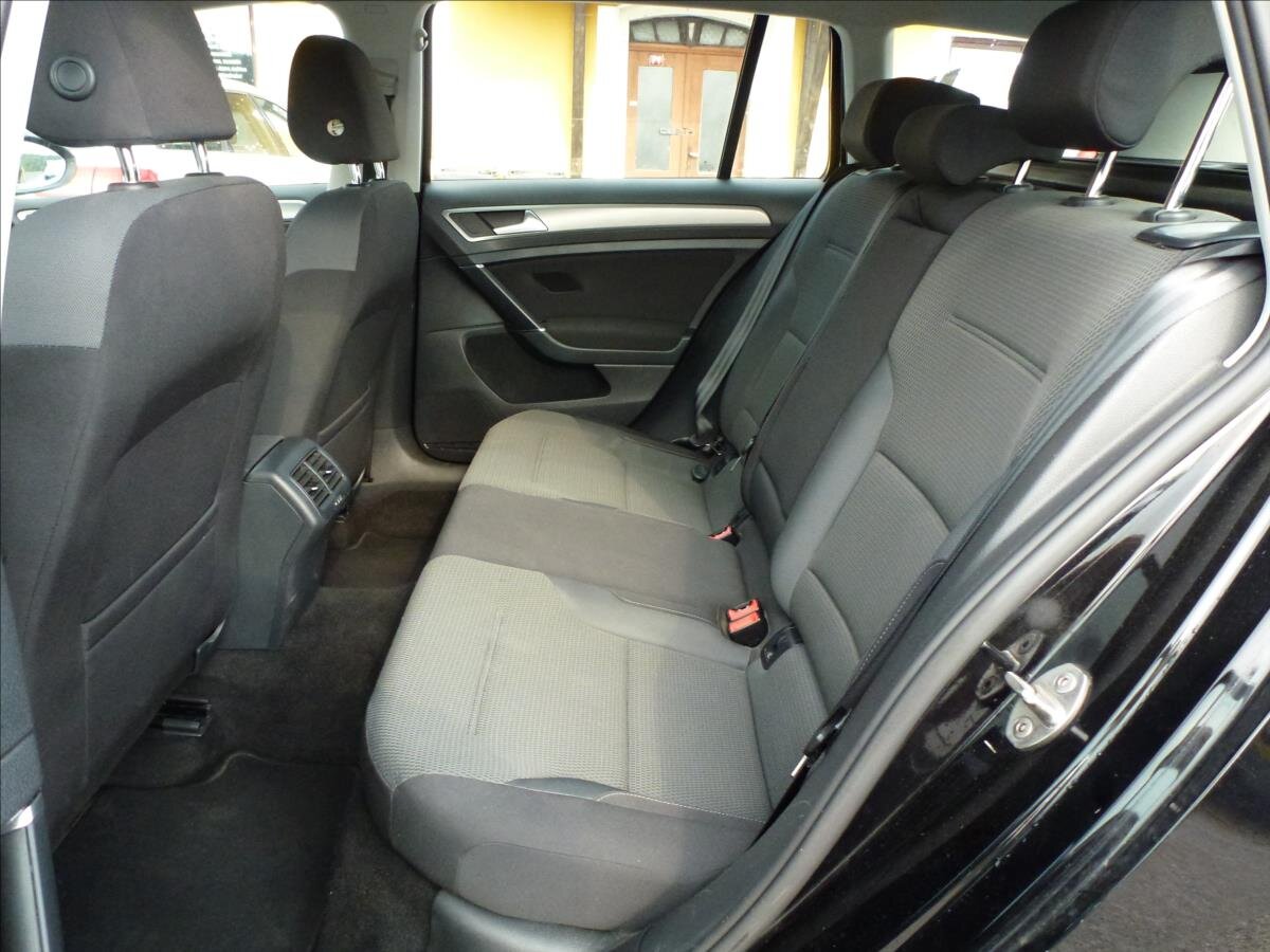 Volkswagen Golf Kombi 1,6 l 81 kw