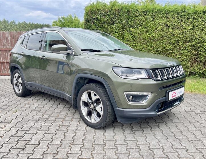 Jeep Compass SUV 1,4 l 103 kw