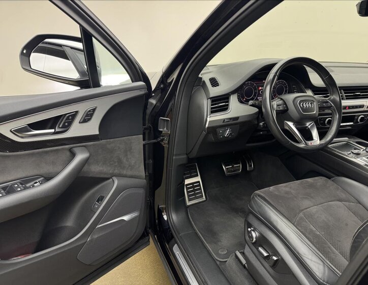 Audi SQ7 SUV / Terénní 4,0 l 320 kw