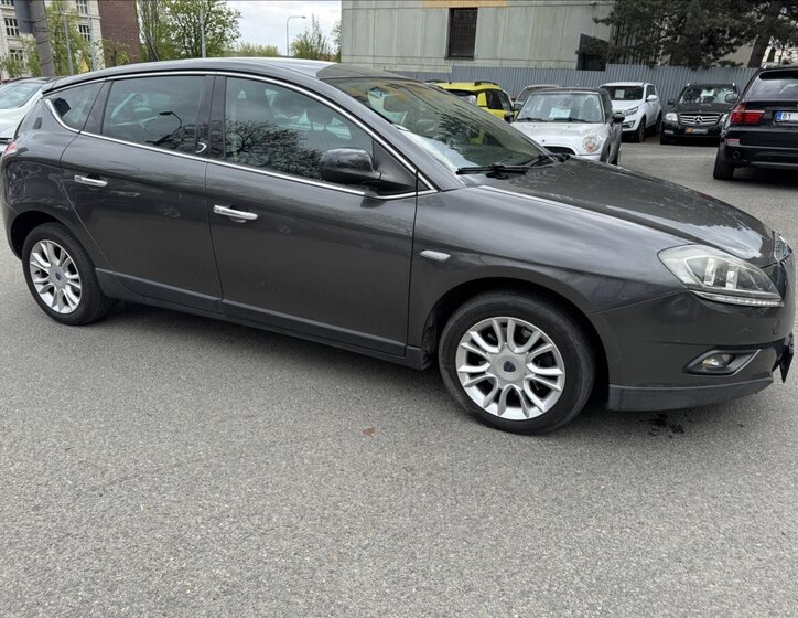 Lancia Delta Hatchback 2,0 l 121 kw