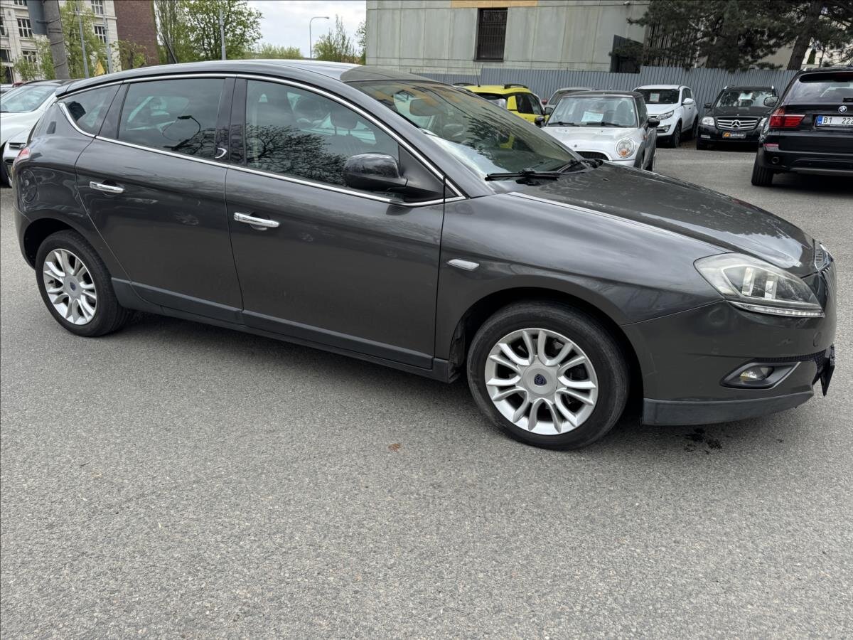 Lancia Delta Hatchback 2,0 l 121 kw