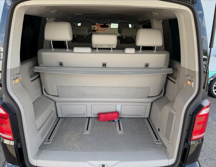 Volkswagen Multivan 28