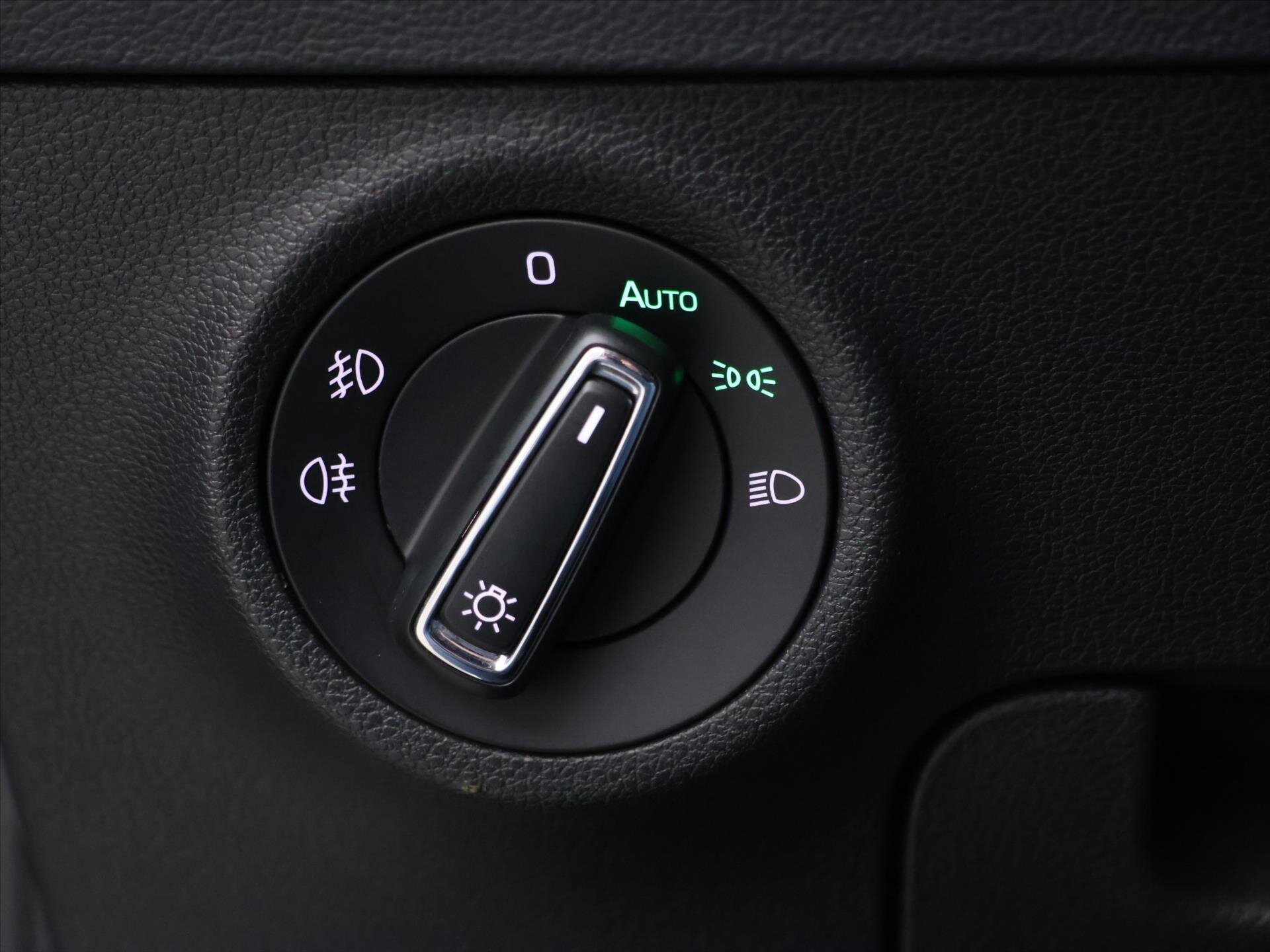 Škoda Karoq SUV / Terénní 2,0 l 110 kw