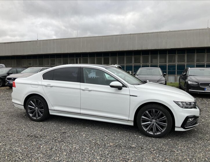 Volkswagen Passat Sedan 2,0 l 110 kw